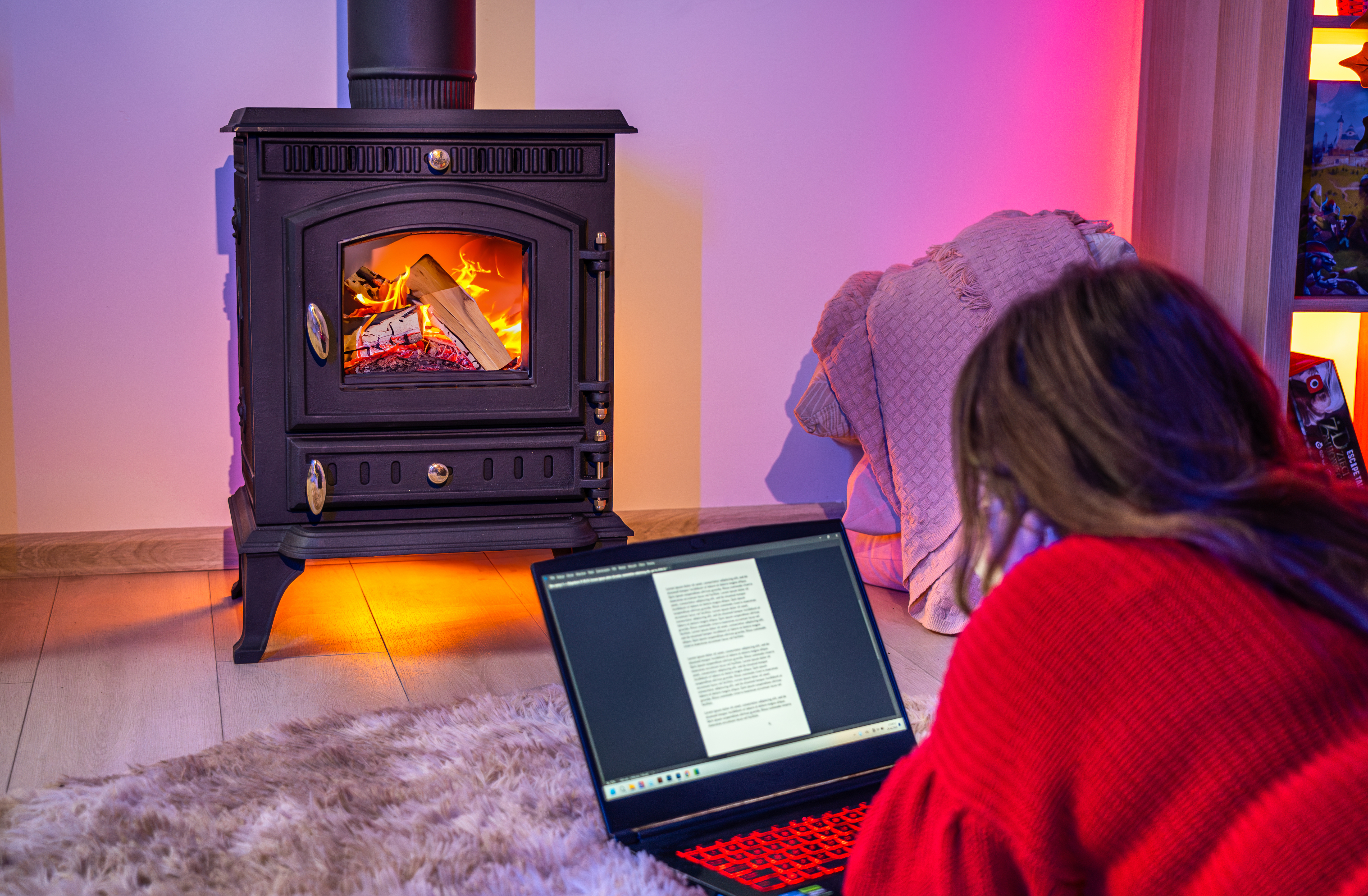 Klasická litinová kamna, volně stojící krb