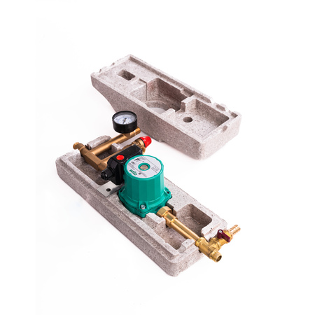 Solární set s 1 plochým solárním panelem o 2,5 m², bez solárního kabelu a bez zásobníku